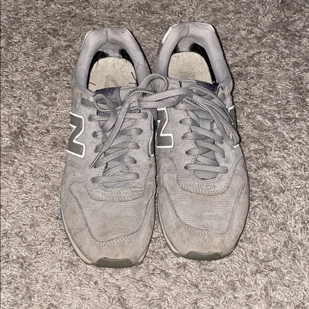New Balance 696